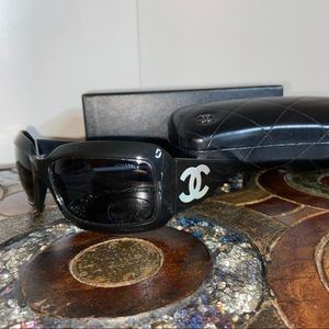 womens chanel sunglasses with box and case